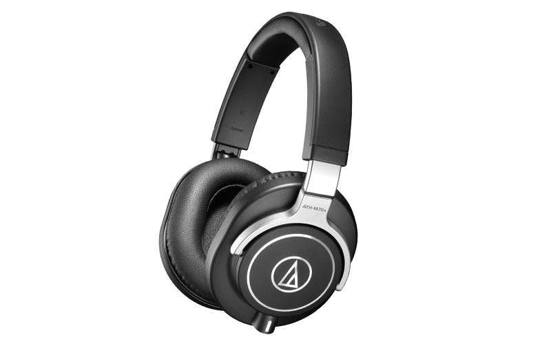 https://blog-dev.landr.com/wp-content/uploads/2019/04/25_Best_Headphones_AudioTechnica_ath_m70x.jpg