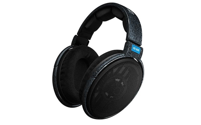 https://blog-dev.landr.com/wp-content/uploads/2019/04/25_Best_Headphones_Sennheiser_HD_600.jpg